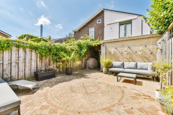 Courtyard Wall Repair in Marion
